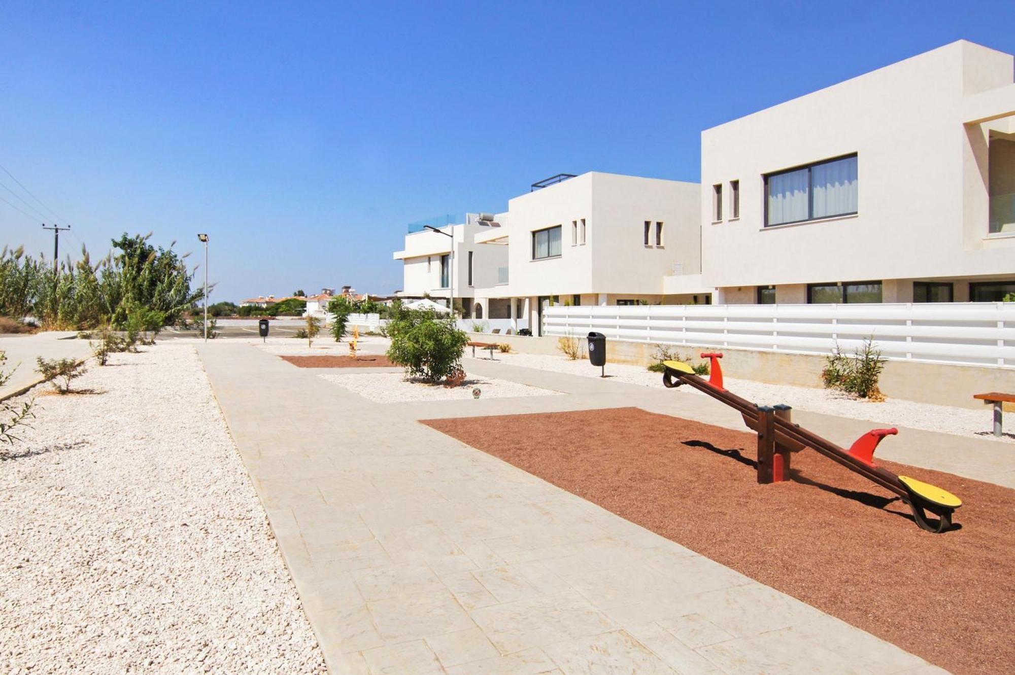 Villa Queen Valentina โปรทาราส ภายนอก รูปภาพ
