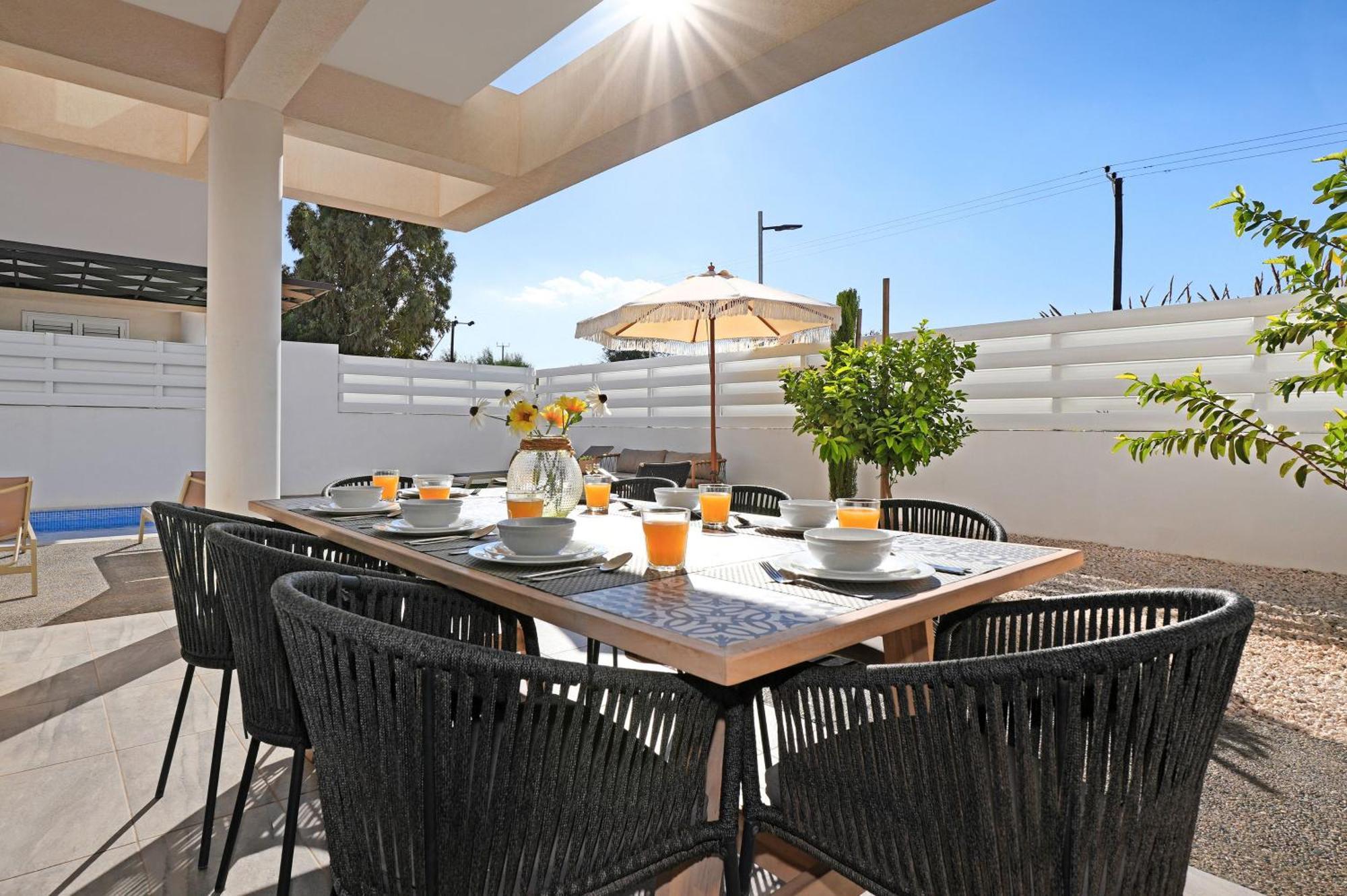 Villa Queen Valentina โปรทาราส ภายนอก รูปภาพ