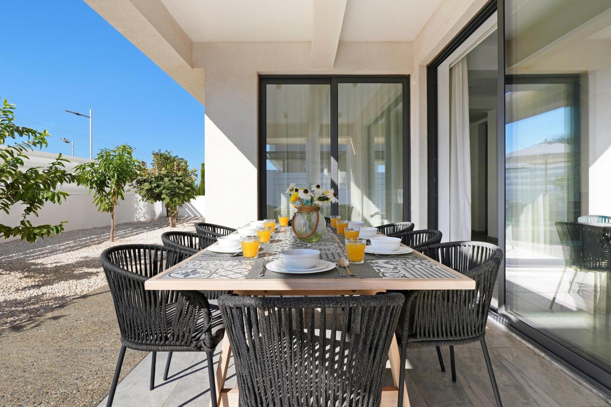 Villa Queen Valentina โปรทาราส ภายนอก รูปภาพ