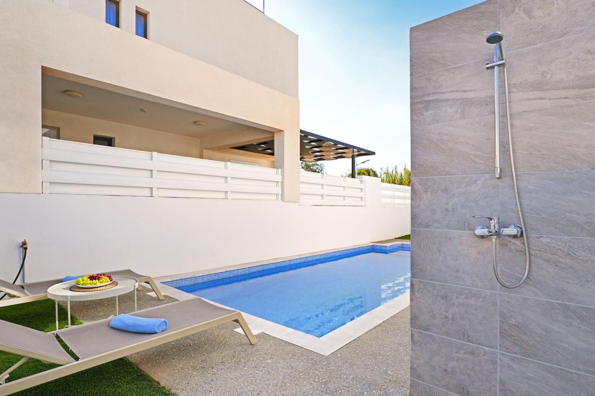 Villa Queen Valentina โปรทาราส ภายนอก รูปภาพ