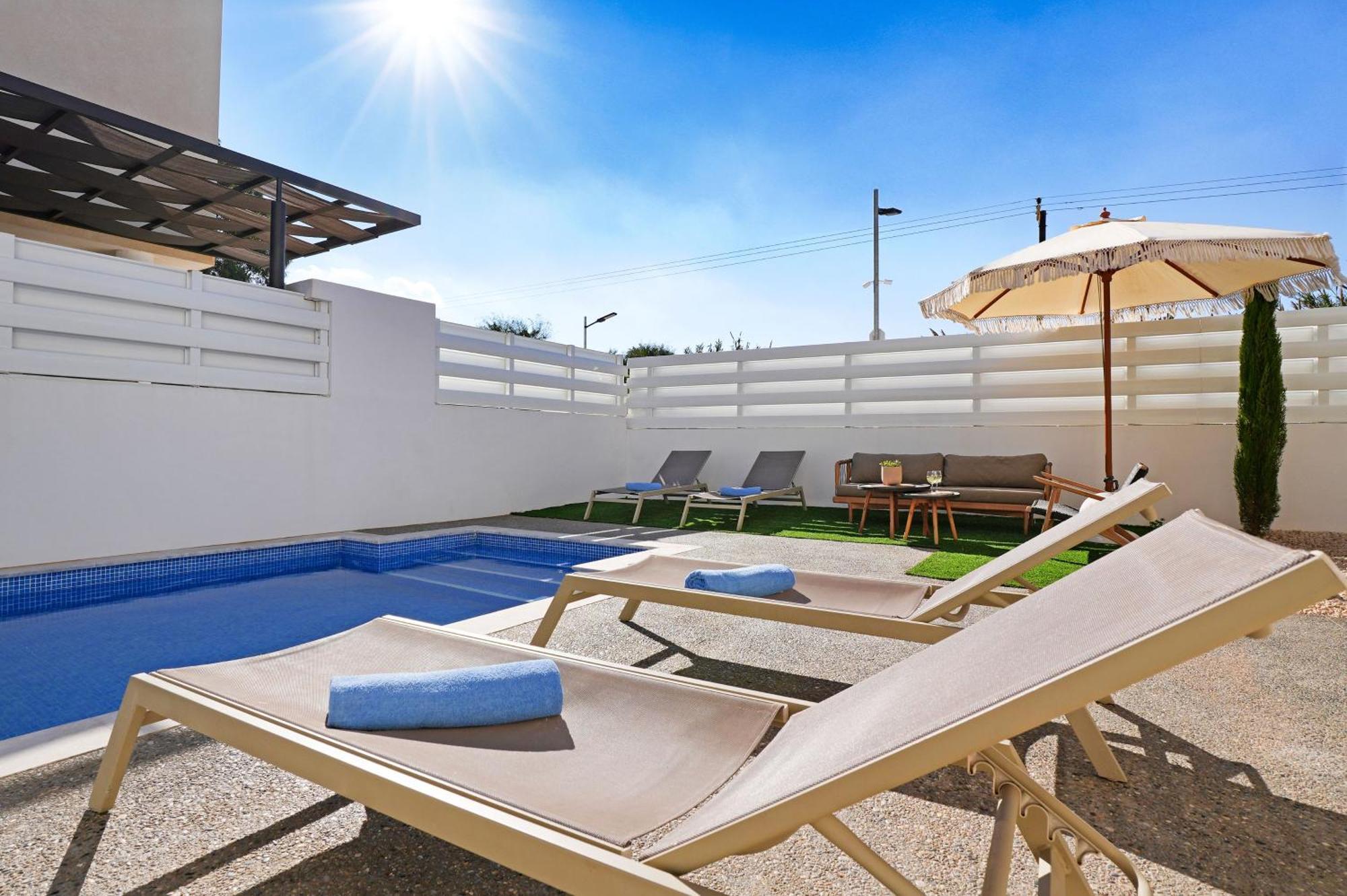 Villa Queen Valentina โปรทาราส ภายนอก รูปภาพ