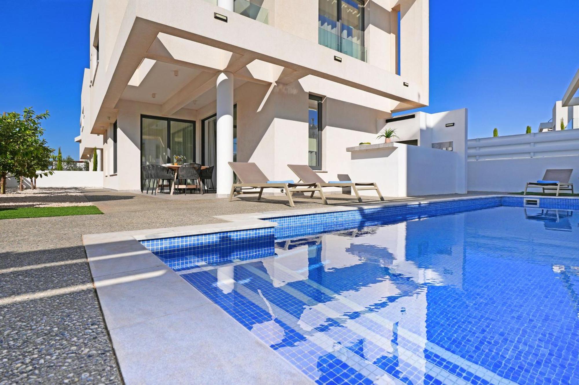 Villa Queen Valentina โปรทาราส ภายนอก รูปภาพ